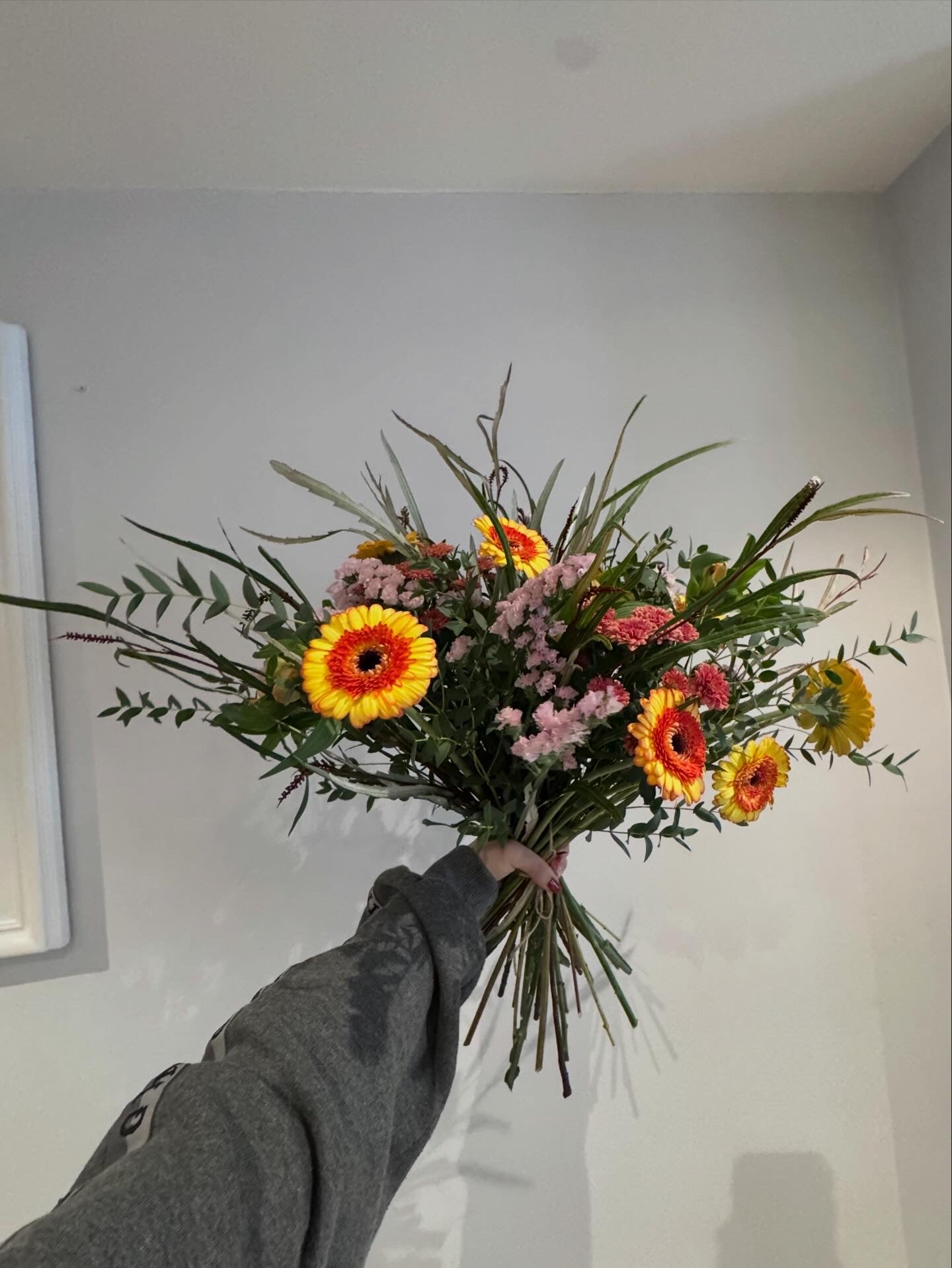 Medium Handtied Bouquet